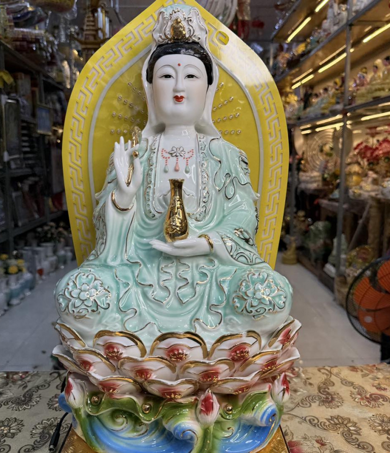 Tôn tượng Mẹ Quan Thế Âm
